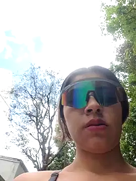  as una77 online show from April 4, 2:23 pm