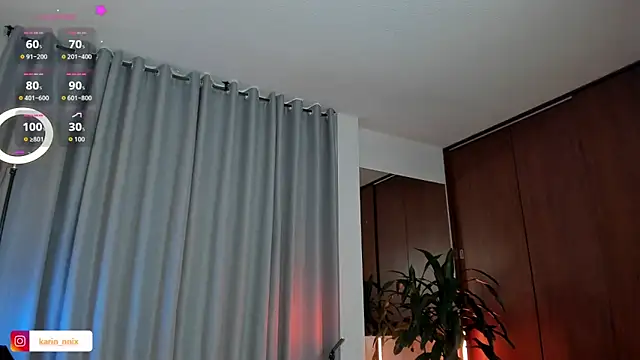 karinnixx online show from April 18, 7:07 pm