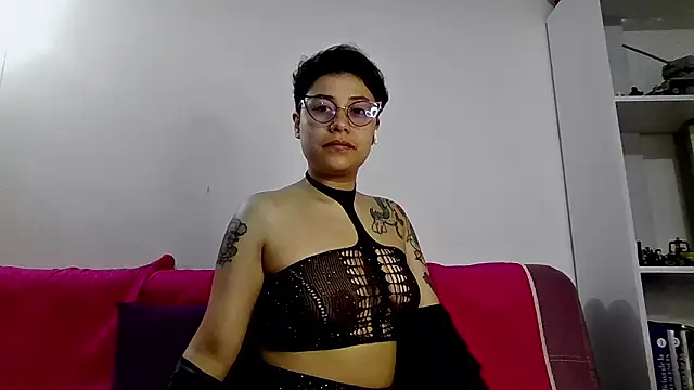 Juliexxxxtasy online show from February 12, 9:09 am