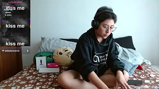 Juliexxxxtasy online show from February 17, 1:52 pm