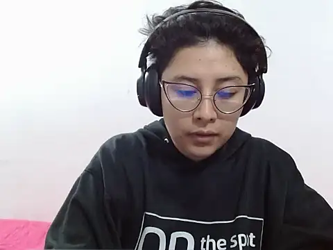 Juliexxxxtasy online show from February 18, 10:01 am