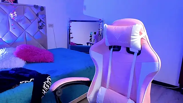 Chloe Miller 2 online show from March 9, 3:26 pm