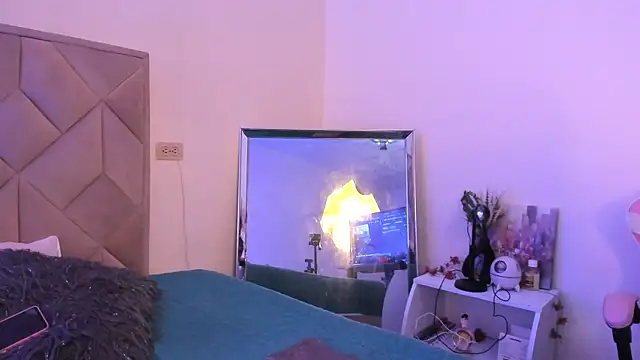 Chloe Miller 2 online show from April 10, 8:38 pm