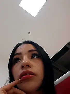 Chloe Miller 2 online show from April 12, 9:29 pm