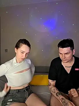 ToxyFoxyy online show from February 6, 2:13 pm