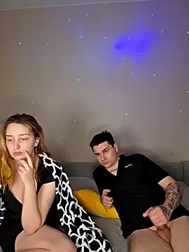 ToxyFoxyy online show from February 19, 2:36 pm