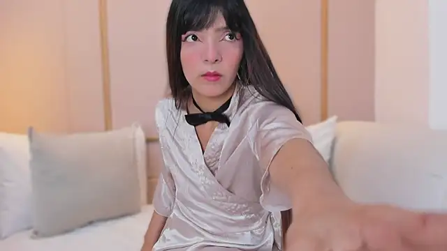 Snapshot of LisaLain chatting on February 6, 12:23 pm LisaLain online show from February 6, 12:23 pm