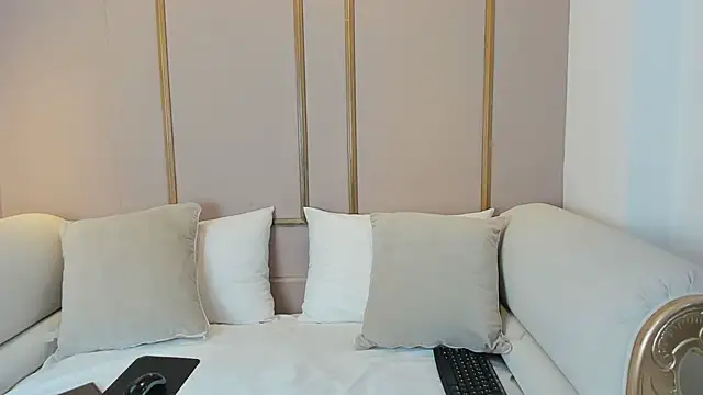 Snapshot of LisaLain chatting on February 28, 12:16 pm LisaLain online show from February 28, 12:16 pm