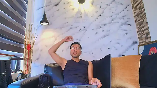 Max Hornye online show from April 14, 5:51 pm