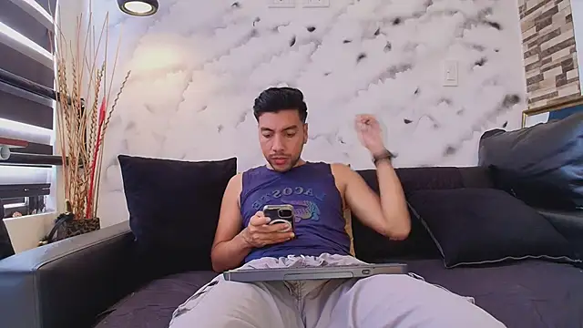 Max Hornye online show from April 18, 6:54 pm