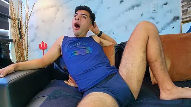 Snapshot of Max_Hornye chatting on February 10, 6:51 pm Max Hornye online show from February 10, 6:51 pm