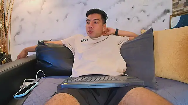 Max Hornye online show from March 31, 6:54 pm