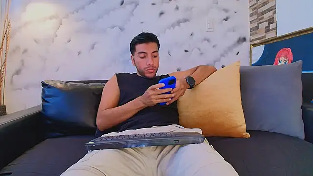 Max Hornye online show from March 14, 7:20 pm