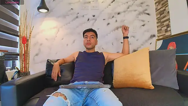 Max Hornye online show from April 13, 7:18 pm