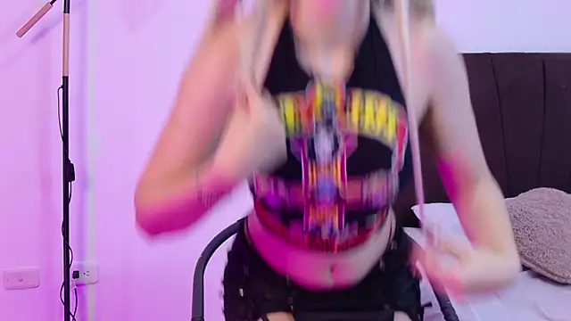 Snapshot of Raven_OA chatting on February 24, 12:50 pm Raven OA online show from February 24, 12:50 pm