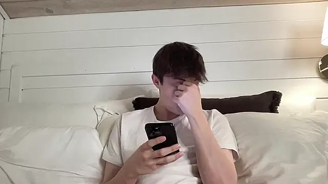 Snapshot of NoahhSkye chatting on February 9, 9:13 pm NoahhSkye online show from February 9, 9:13 pm