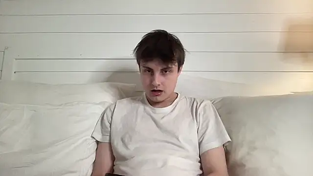 Snapshot of NoahhSkye chatting on February 12, 8:30 pm NoahhSkye online show from February 12, 8:30 pm