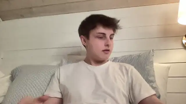 Snapshot of NoahhSkye chatting on February 3, 10:48 pm NoahhSkye online show from February 3, 10:48 pm