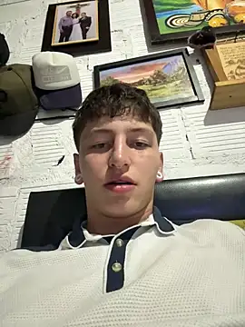 Snapshot of ARON_LUXX chatting on March 14, 11:00 pm ARON LUXX online show from March 14, 11:00 pm