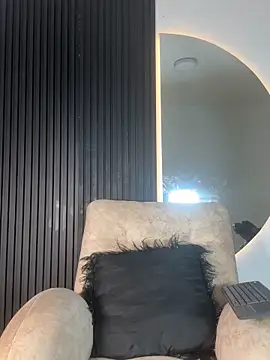 Snapshot of ARON_LUXX chatting on February 11, 3:06 am ARON LUXX online show from February 11, 3:06 am