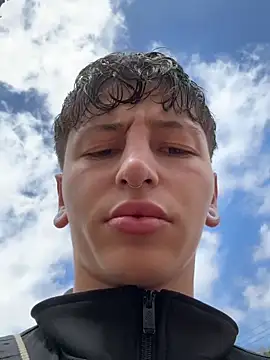 Snapshot of ARON_LUXX chatting on May 15, 2:59 pm ARON LUXX online show from May 15, 2:59 pm
