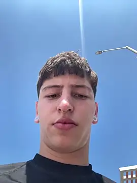 Snapshot of ARON_LUXX chatting on February 28, 2:50 pm ARON LUXX online show from February 28, 2:50 pm