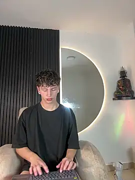 Snapshot of ARON_LUXX chatting on February 14, 3:07 am ARON LUXX online show from February 14, 3:07 am