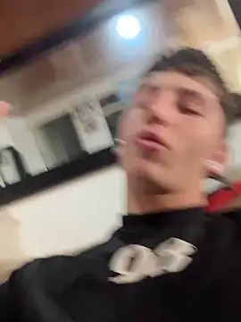 Snapshot of ARON_LUXX chatting on March 3, 8:27 pm ARON LUXX online show from March 3, 8:27 pm