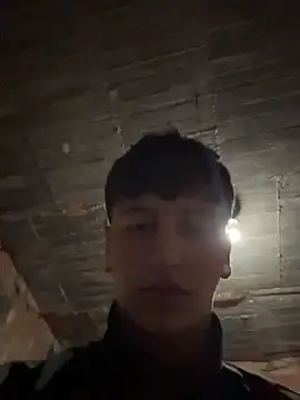 Snapshot of ARON_LUXX chatting on May 2, 8:25 pm ARON LUXX online show from May 2, 8:25 pm