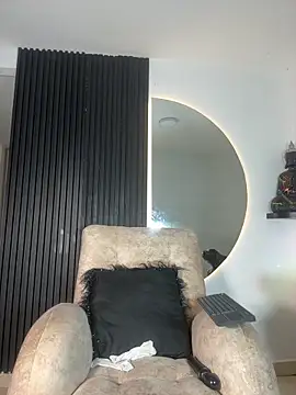 Snapshot of ARON_LUXX chatting on February 10, 3:05 am ARON LUXX online show from February 10, 3:05 am