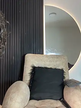 Snapshot of ARON_LUXX chatting on February 12, 3:06 am ARON LUXX online show from February 12, 3:06 am