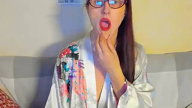 beddable woman online show from May 8, 8:23 pm