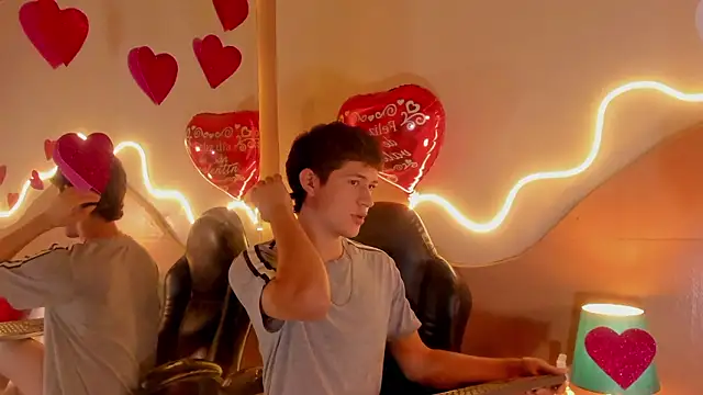 Snapshot of Christian_Foxx chatting on February 14, 1:44 pm Christian Foxx online show from February 14, 1:44 pm