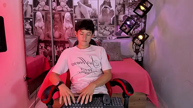 Snapshot of Christian_Foxx chatting on February 21, 1:24 pm Christian Foxx online show from February 21, 1:24 pm