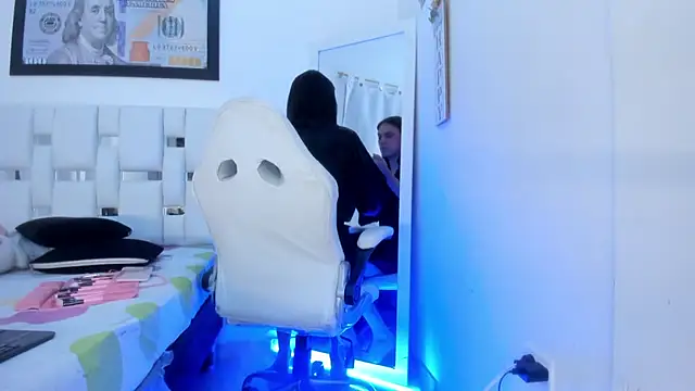 isabellalovestory online show from February 10, 5:17 am