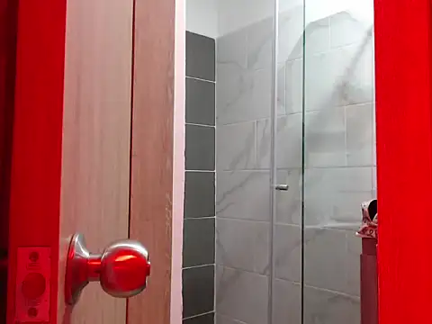 Snapshot of MiistressBlu chatting on February 18, 7:32 pm MiistressBlu online show from February 18, 7:32 pm