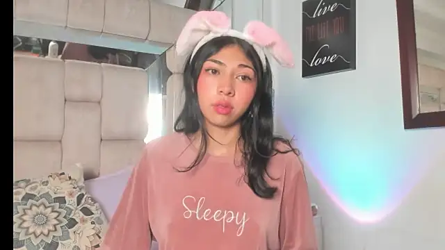 Eva cute7 online show from March 27, 6:00 am