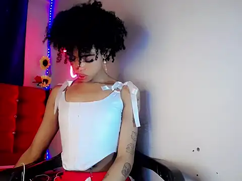 Snapshot of DahliaGill chatting on June 14, 10:11 pm DahliaGill online show from June 14, 10:11 pm