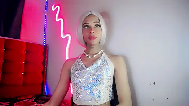 Snapshot of DahliaGill chatting on April 23, 1:12 am DahliaGill online show from April 23, 1:12 am