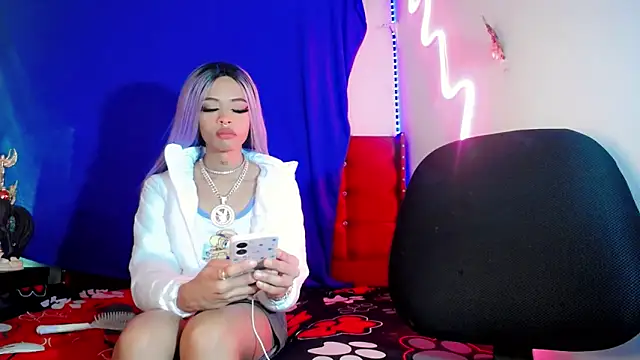 DahliaGill online show from April 6, 2:18 am