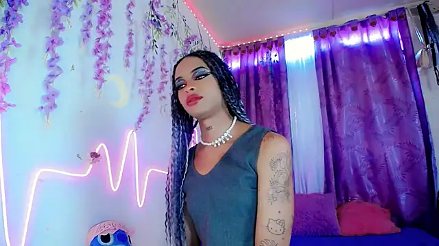 Snapshot of DahliaGill chatting on July 9, 3:55 pm DahliaGill online show from July 9, 3:55 pm