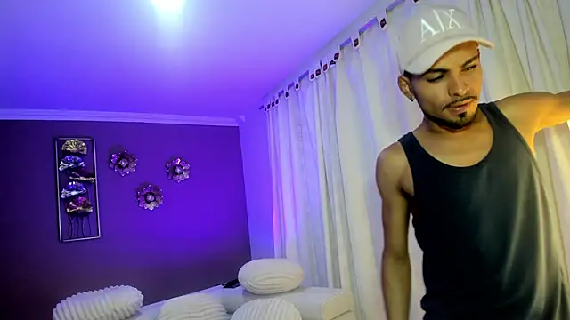 Snapshot of neyder_sanz chatting on February 13, 12:05 pm neyder sanz online show from February 13, 12:05 pm