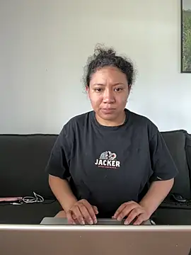 daphne grande online show from February 20, 4:31 pm