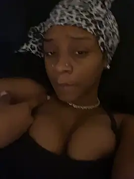 prettybrown9 online show from February 12, 7:41 am