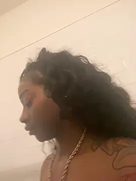 prettybrown9 online show from February 13, 1:27 am