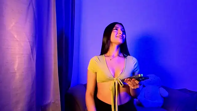 Snapshot of Chinicr18 chatting on March 22, 12:36 am Chinicr18 online show from March 22, 12:36 am