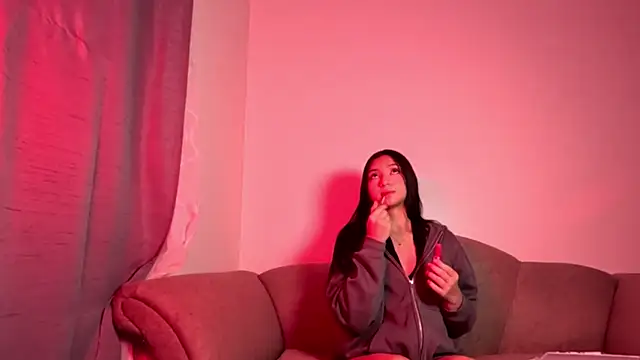 Snapshot of Chinicr18 chatting on March 21, 4:35 am Chinicr18 online show from March 21, 4:35 am