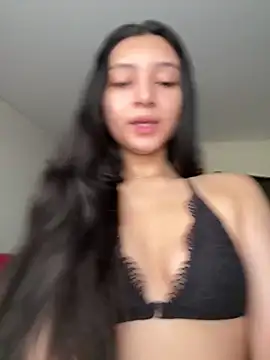 Snapshot of Chinicr18 chatting on May 28, 2:56 pm Chinicr18 online show from May 28, 2:56 pm