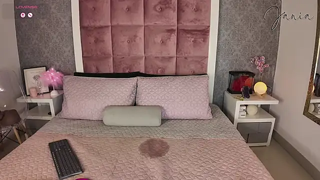 Snapshot of Srtalewis chatting on February 17, 4:59 pm Srtalewis online show from February 17, 4:59 pm