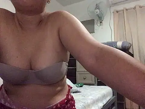 lady candy85 online show from February 8, 8:28 pm